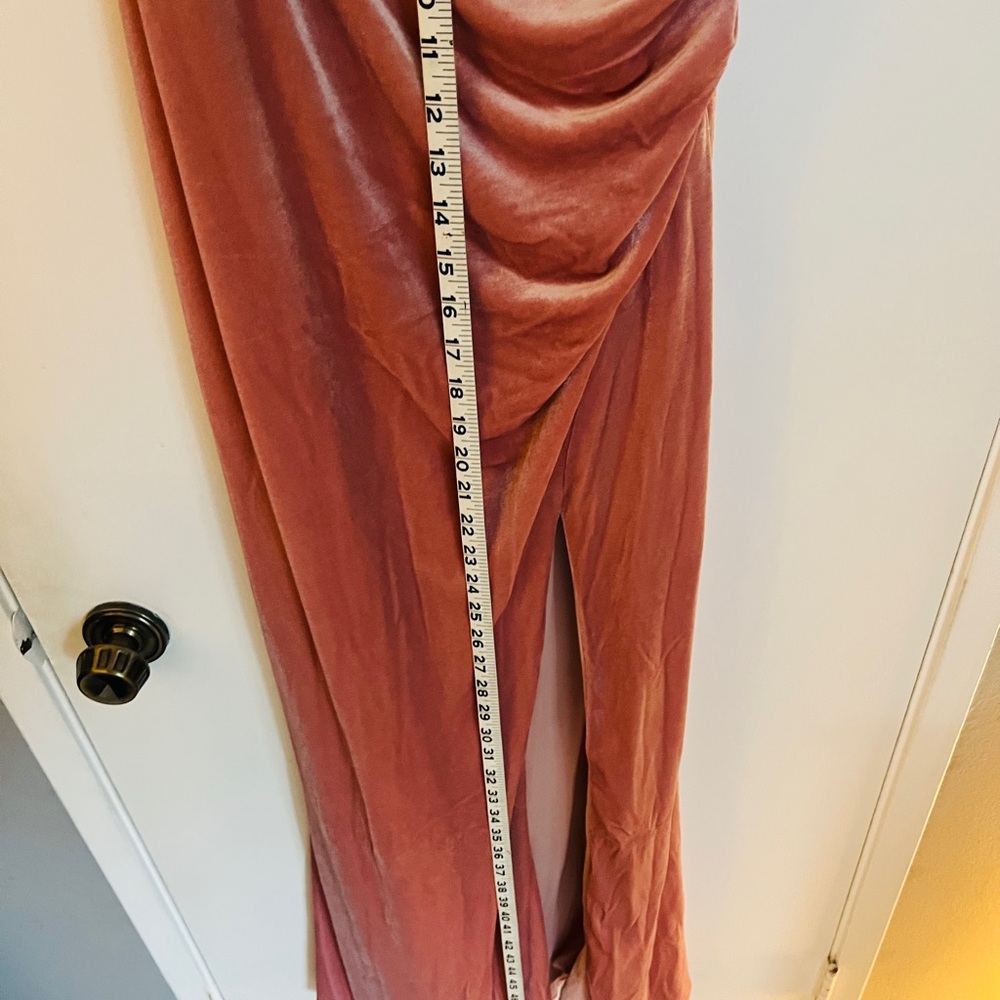 Elegant Pink Velvet Evening Gown - Picture 7 of 8